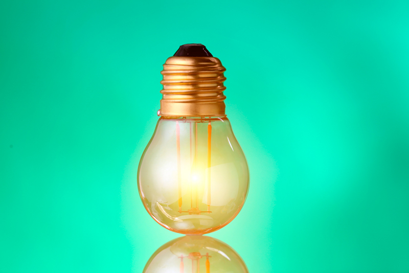 Correção de fator de potência para eficiência energética e redução de multas tarifárias